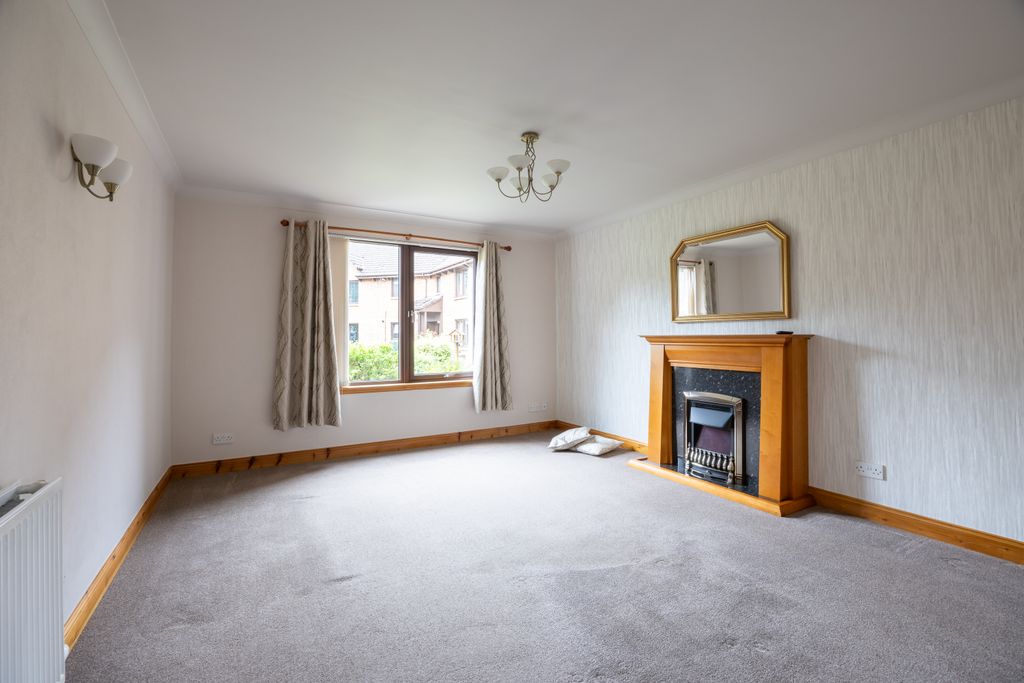 Property photo 2 of 20