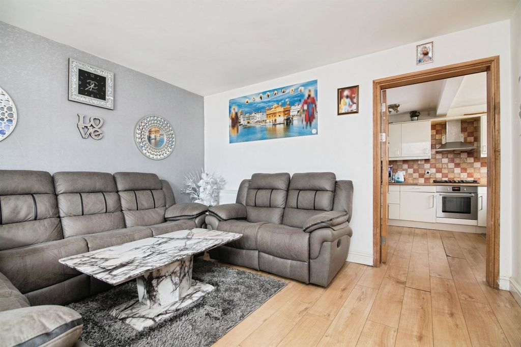 Property photo 2 of 15