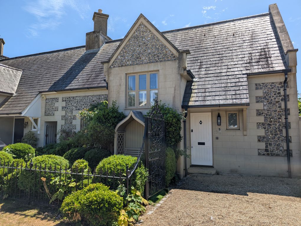 Property photo 1 of 14