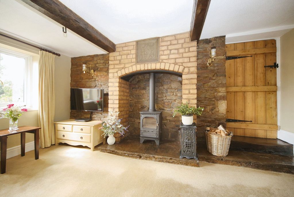 Property photo 2 of 26