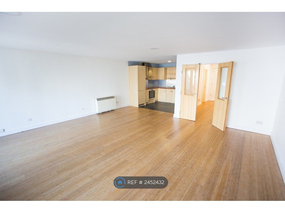 Property photo 3 of 25 Spacious Open Plan Living Area And Kitchen