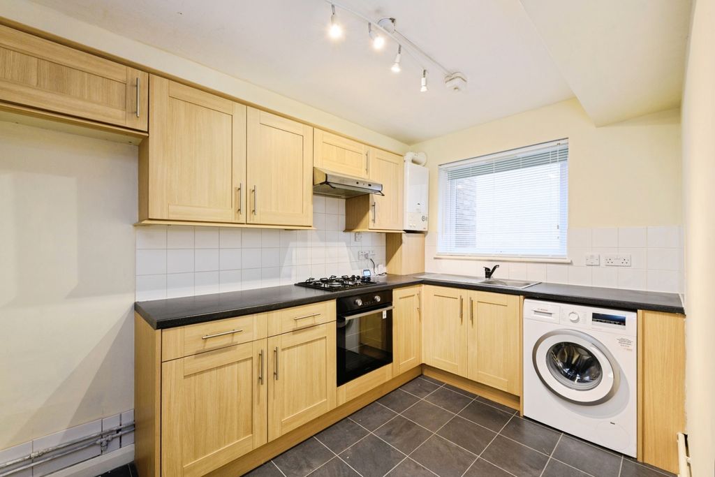 Property photo 2 of 14 Photo