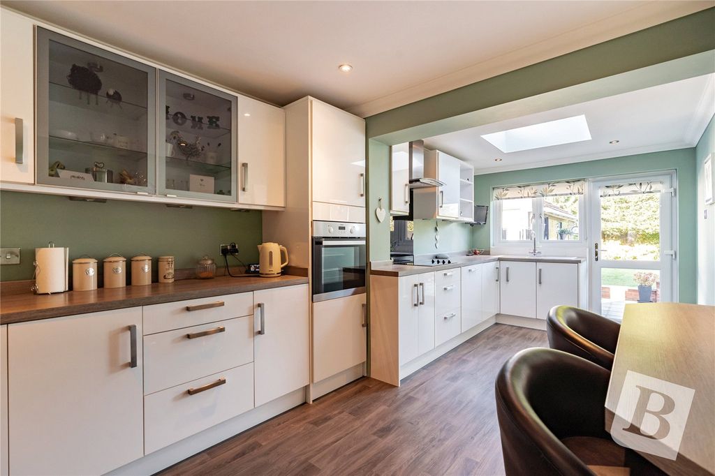 Property photo 3 of 20 Kitchen