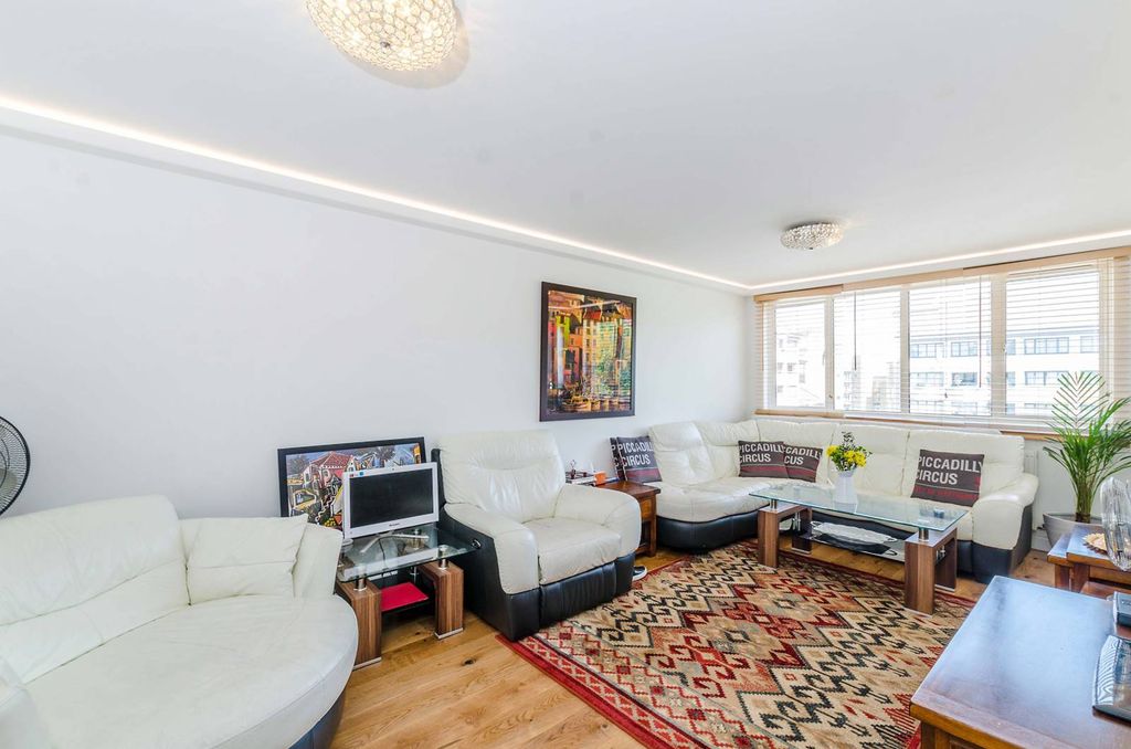 Property photo 2 of 11