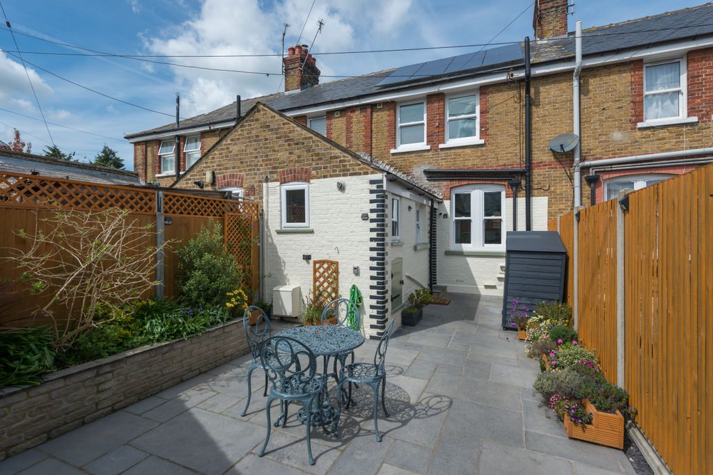 Property photo 1 of 18 Garden