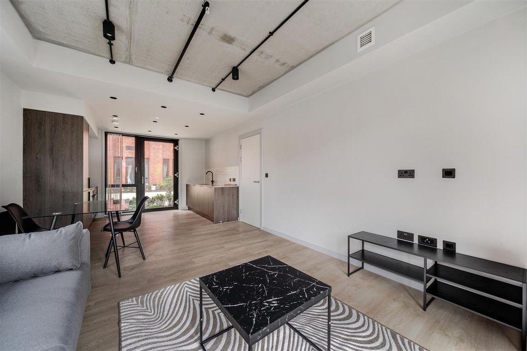 Property photo 3 of 10 1402267-8-6970Aa28325B5.Jpg