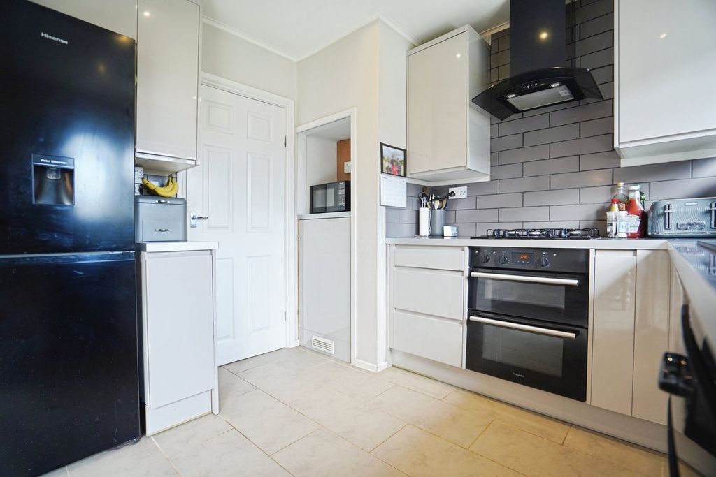 Property photo 3 of 30