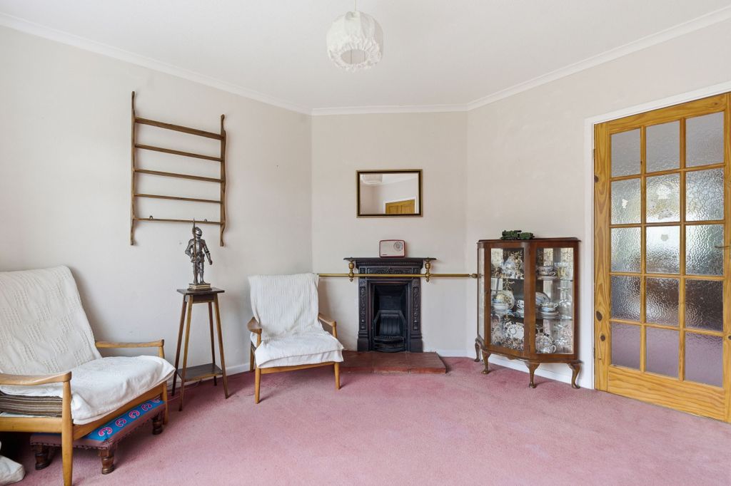 Property photo 2 of 25
