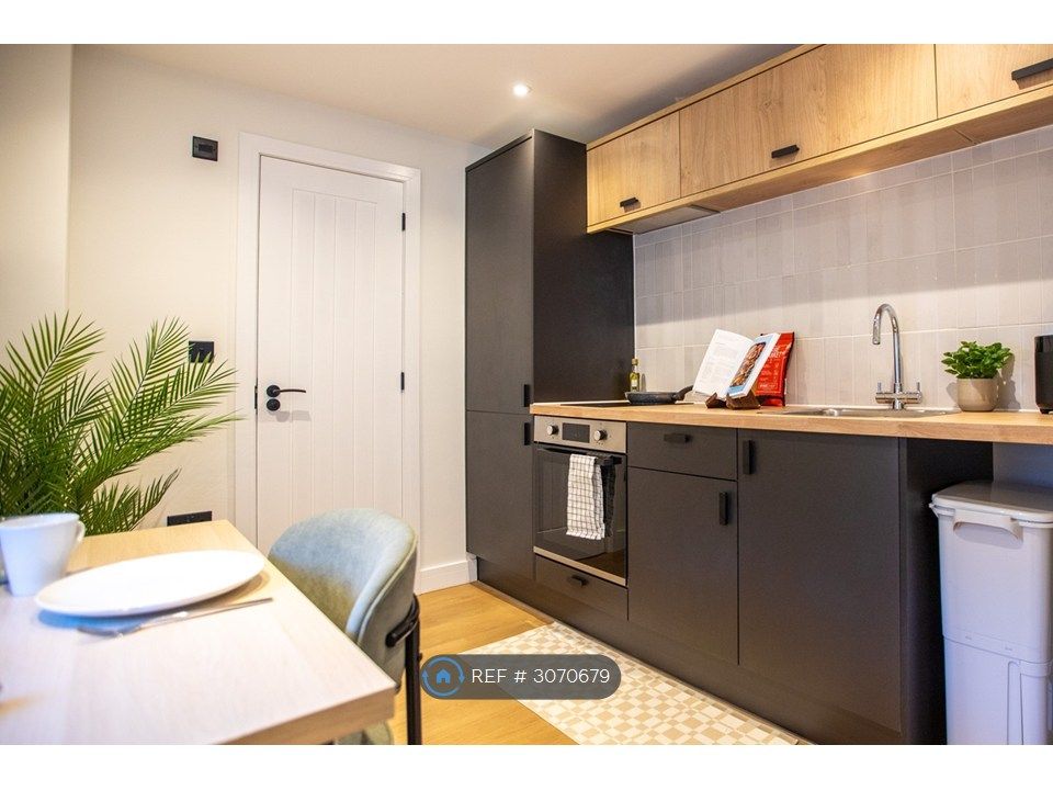 Property photo 3 of 8 Room 4 Kitchenette Dining Space