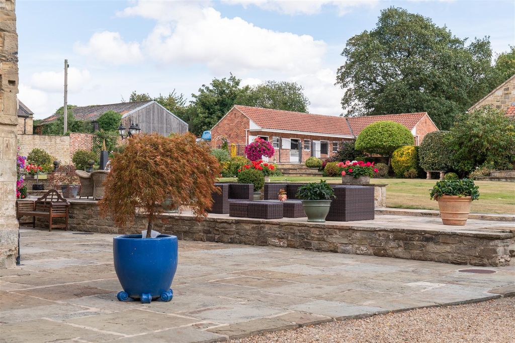 Additional image 96 of 7 bed detached house for salePark Hall, Parkhall Lane, Spinkhill, Sheffield S21