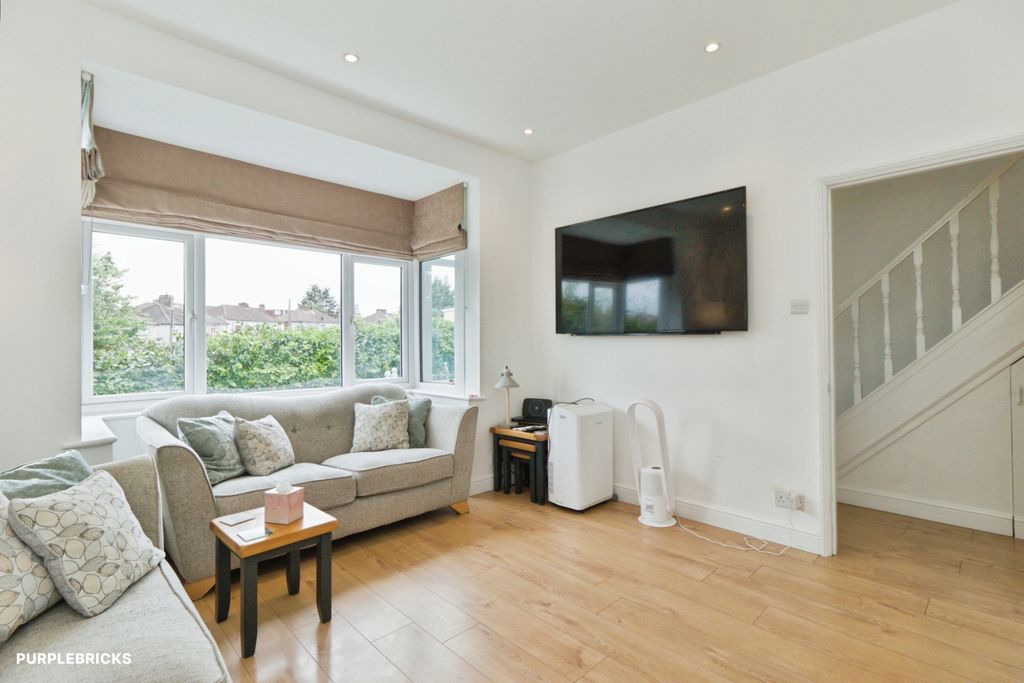 Property photo 2 of 30