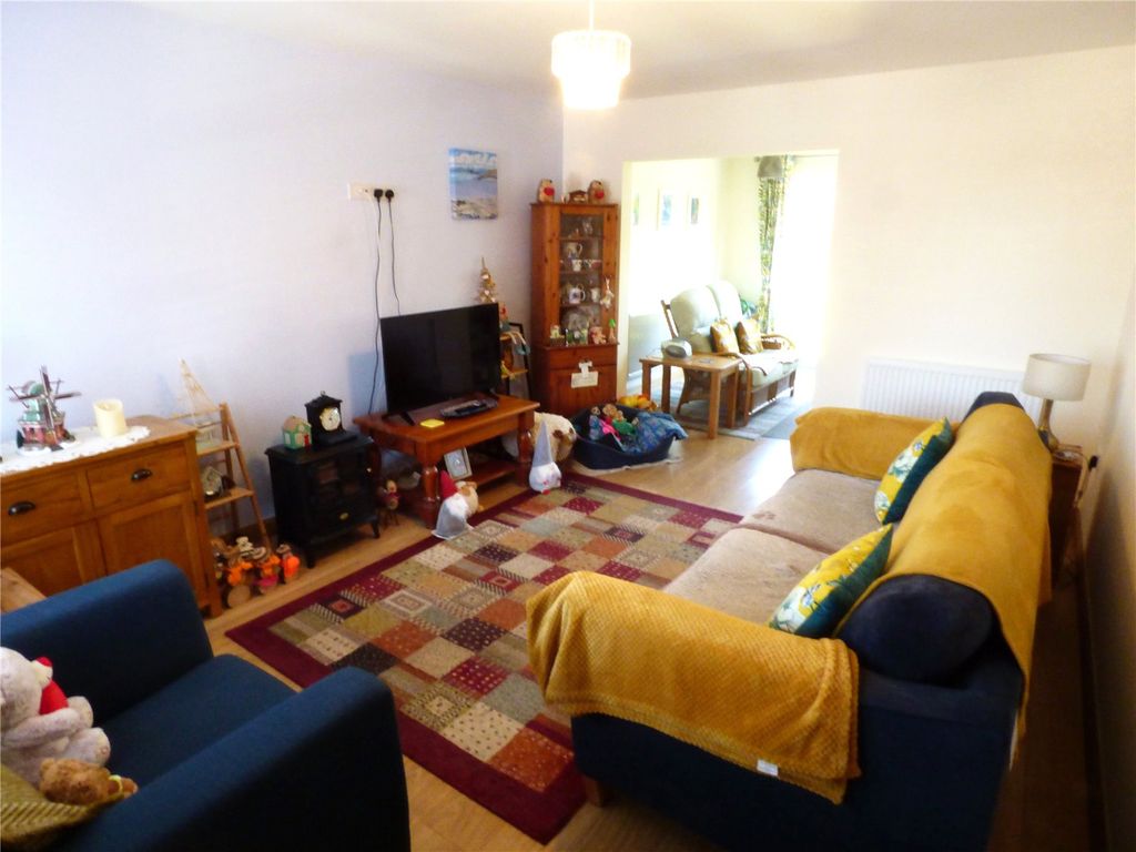 Property photo 3 of 12 Picture No. 02