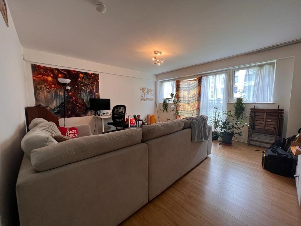 Property photo 3 of 8