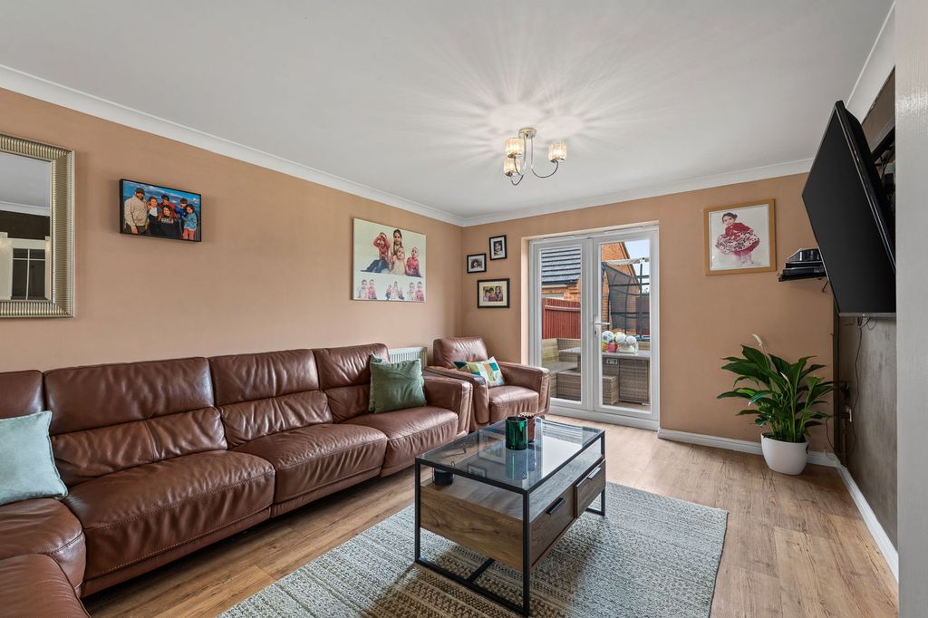 Property photo 3 of 20