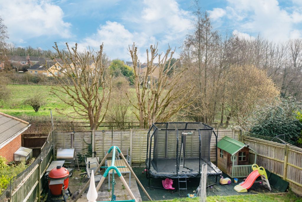 Property photo 3 of 25