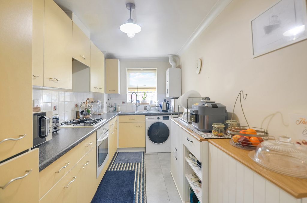 Property photo 3 of 24 Kitchen  (3).Jpg