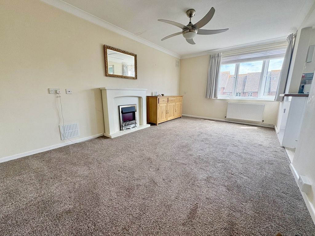 Property photo 2 of 34