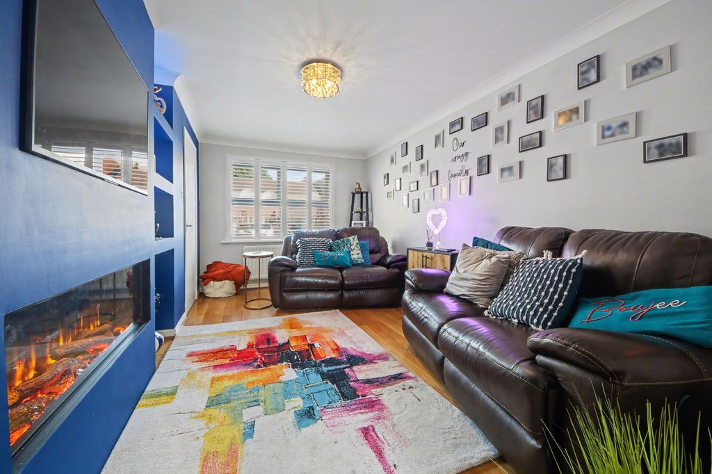 Property photo 2 of 14