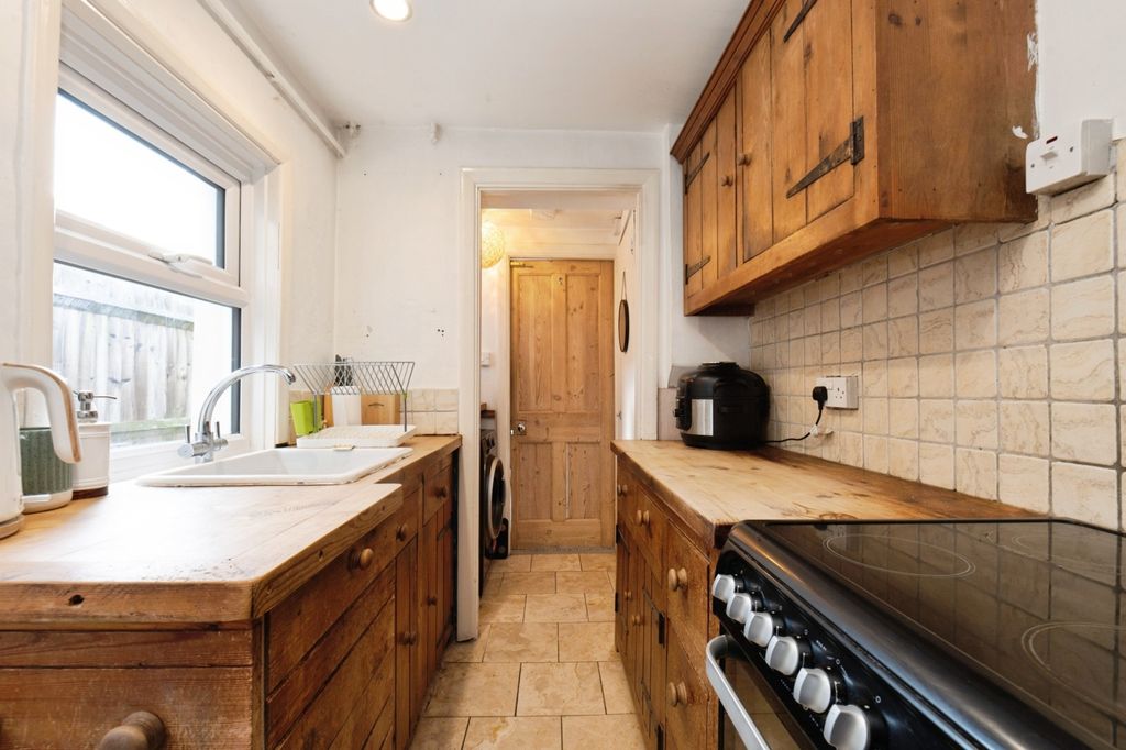 Property photo 3 of 18 Picture No. 15