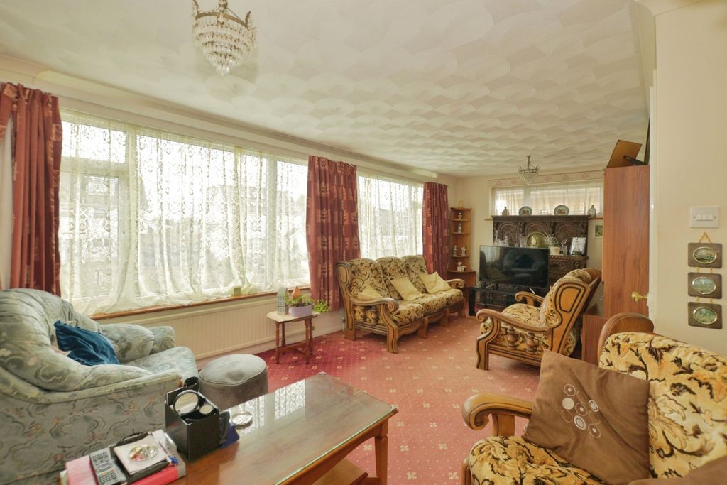 Property photo 3 of 18 Pbox-Img.Jpg