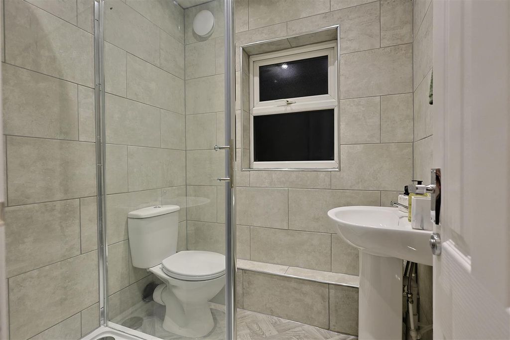 Property photo 3 of 14 Ccaef9E2-7F1E-4F89-Ac7C-D8Dec9Dbf5Aa_1_201_A.Jpeg
