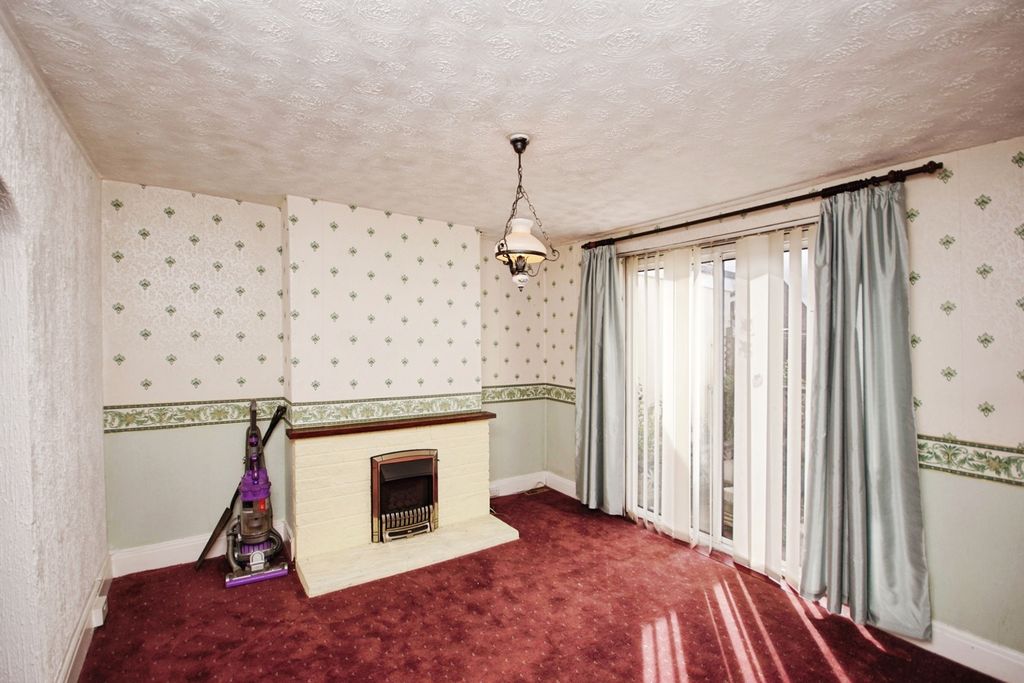 Property photo 2 of 17 Photo