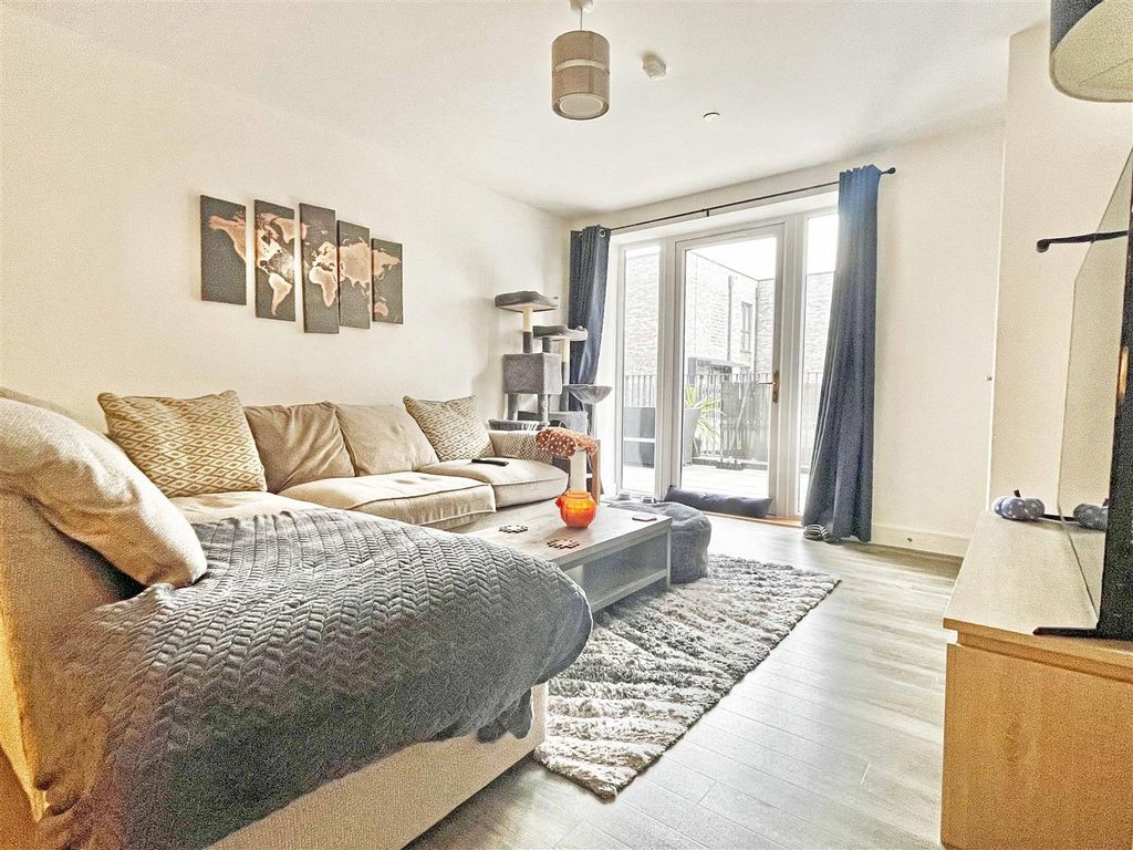 Property photo 3 of 22 Longed.Jpg