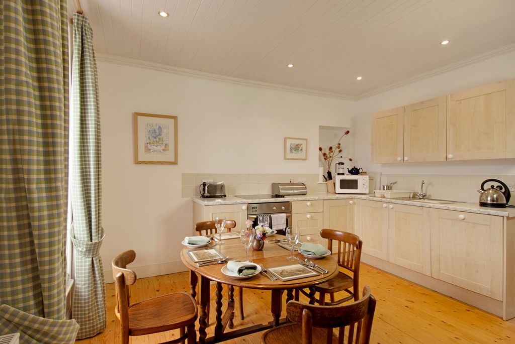 Property photo 3 of 9 Kitchen