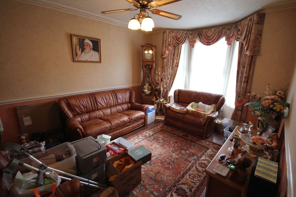 Property photo 3 of 14