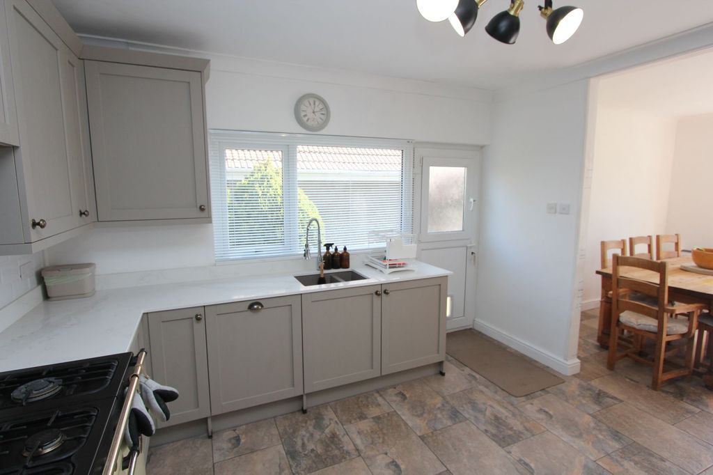 Property photo 3 of 38