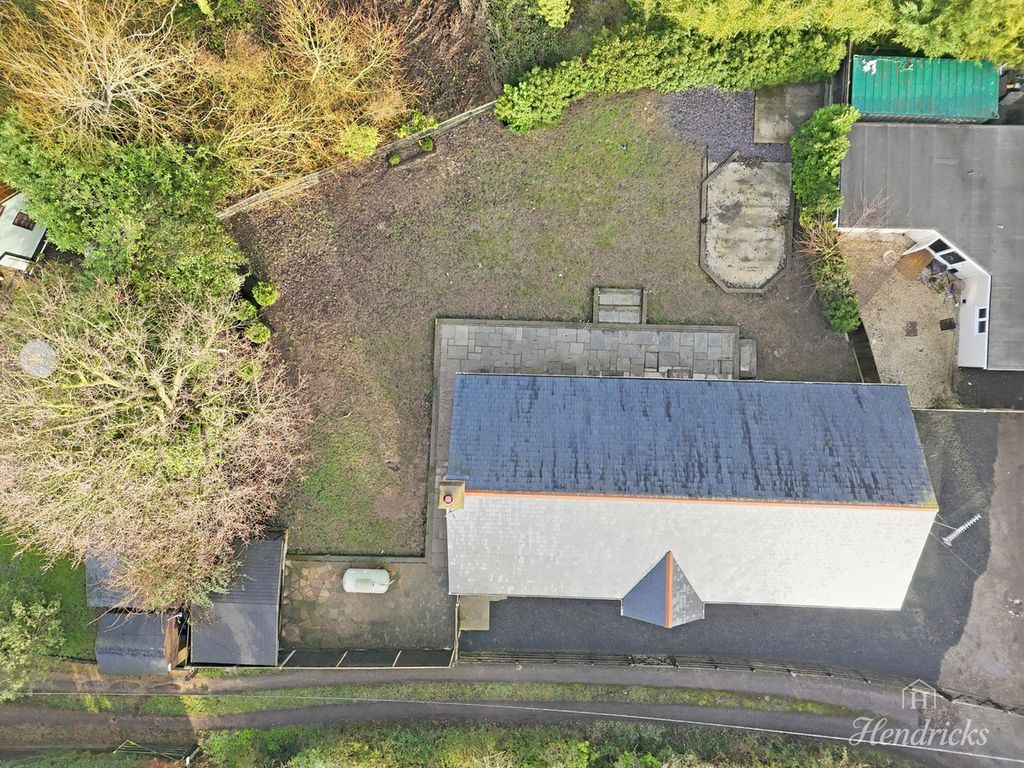 Property photo 2 of 29