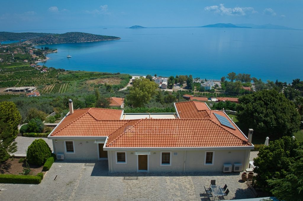 Property photo 3 of 43