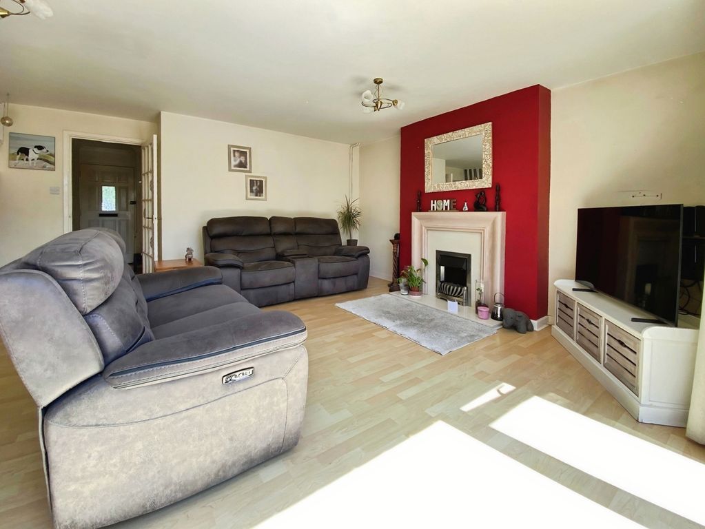 Property photo 3 of 12 Pbox-Img.Jpg