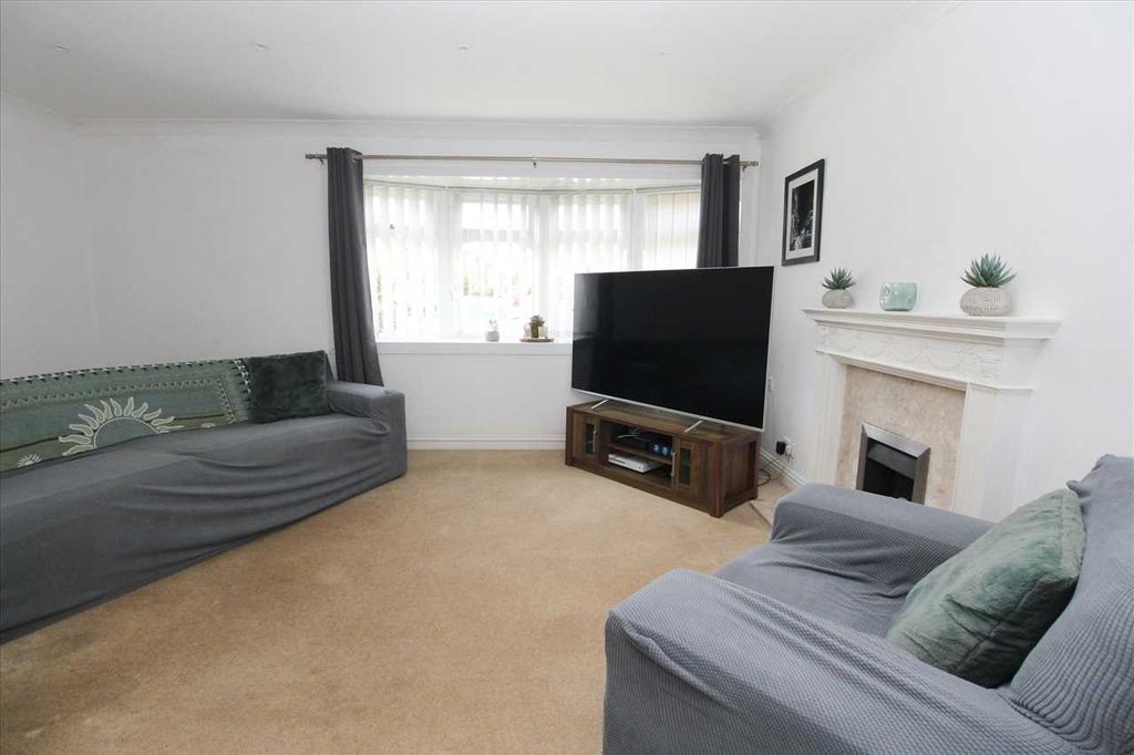 Property photo 3 of 12 Living Room