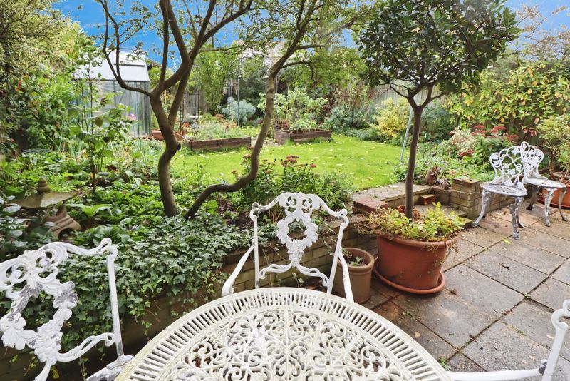 Property photo 2 of 19 Claremont Road