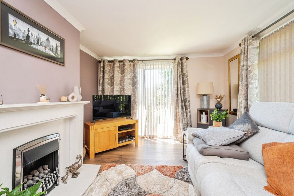 Property photo 2 of 28 Pbox-Img.Jpg