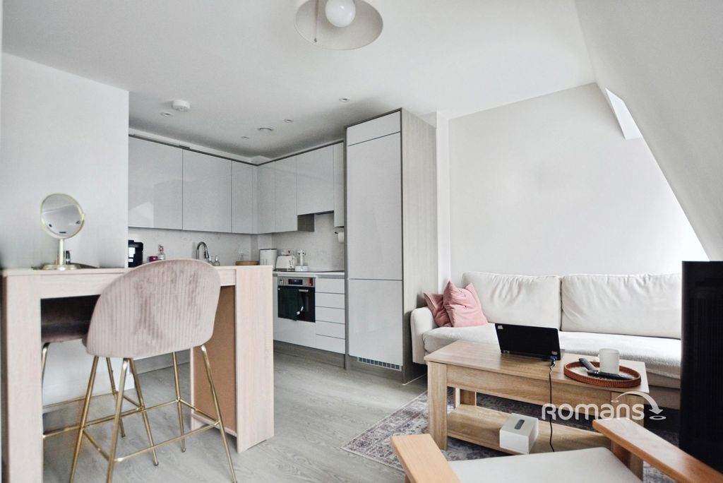 Property photo 3 of 9 Pbox-Img.Jpg
