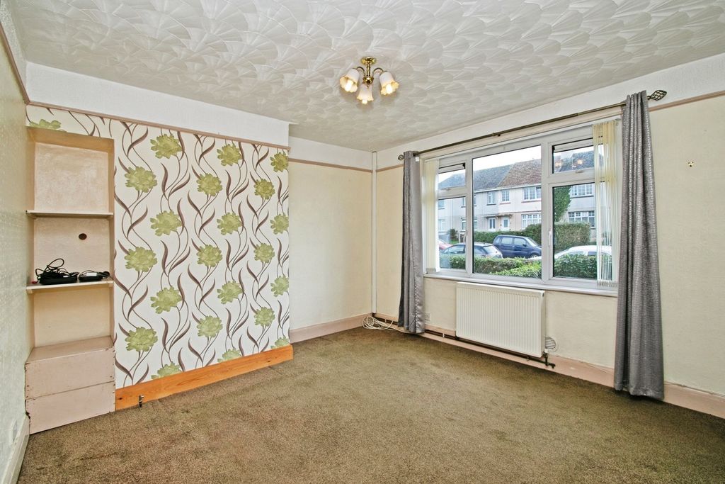 Property photo 2 of 10 Lounge