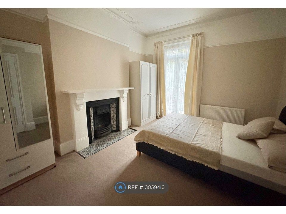 Property photo 3 of 8 Bedroom