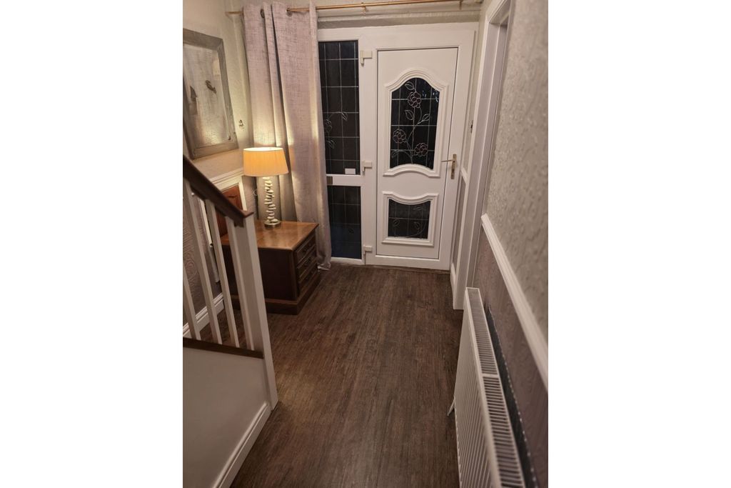 Property photo 2 of 27