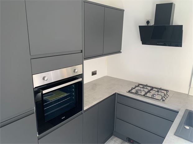 Property photo 2 of 11 Kitchen