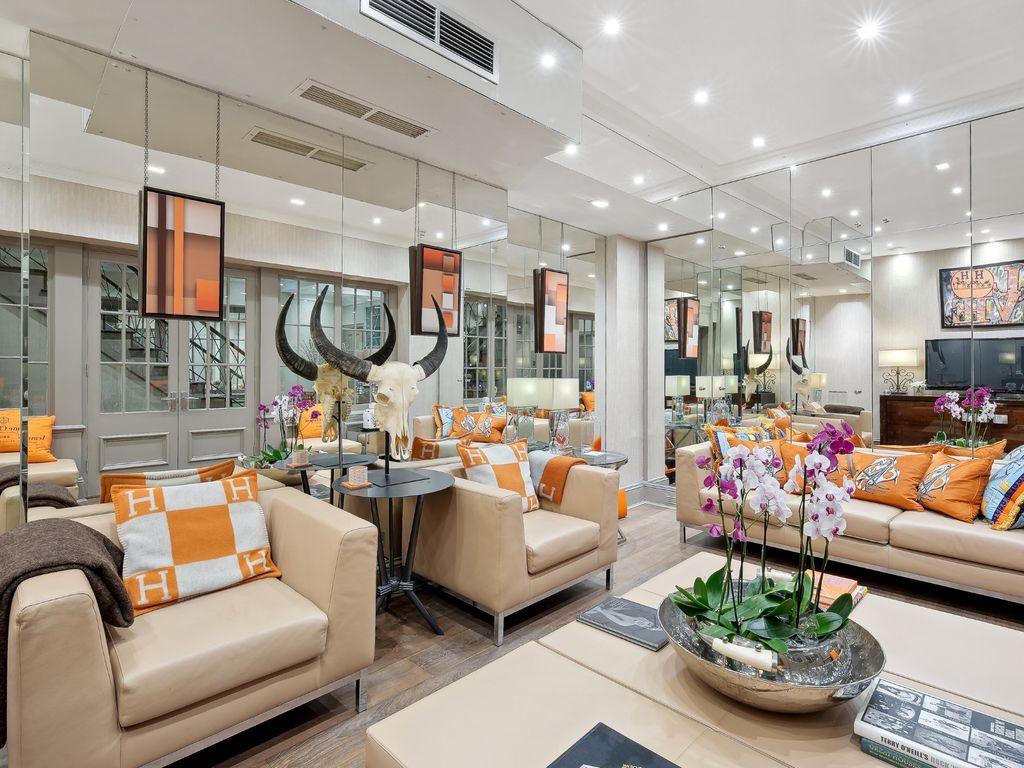 Property photo 3 of 32