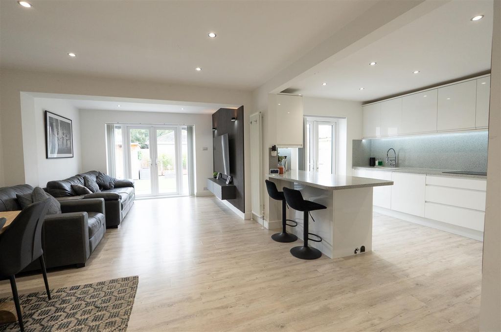 Property photo 3 of 20 005.Jpg