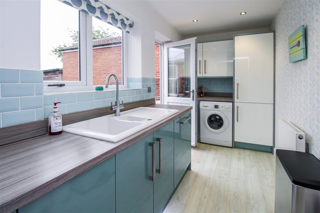 Property photo 3 of 12 Kitchen/Diner