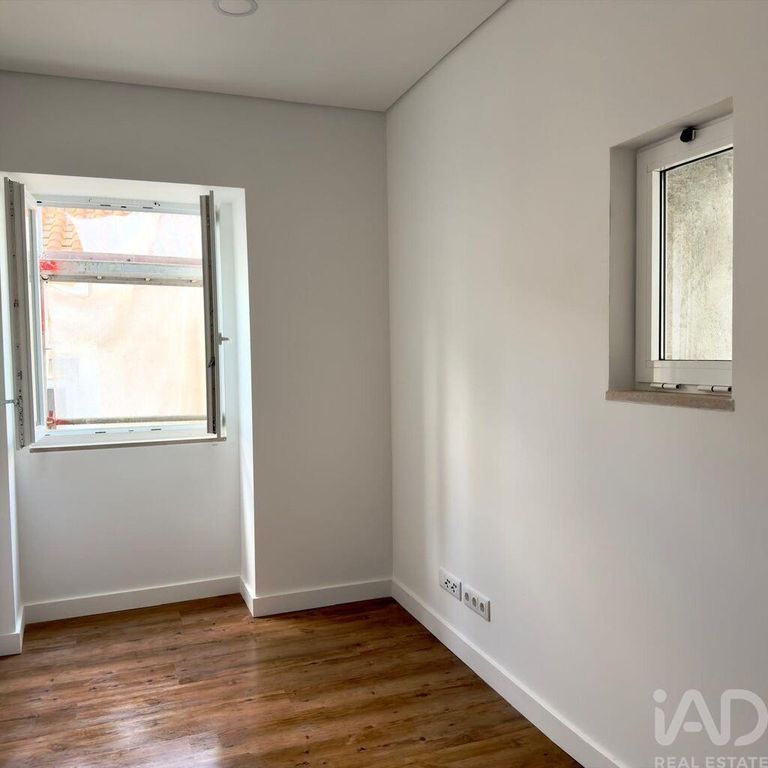 Property photo 3 of 27