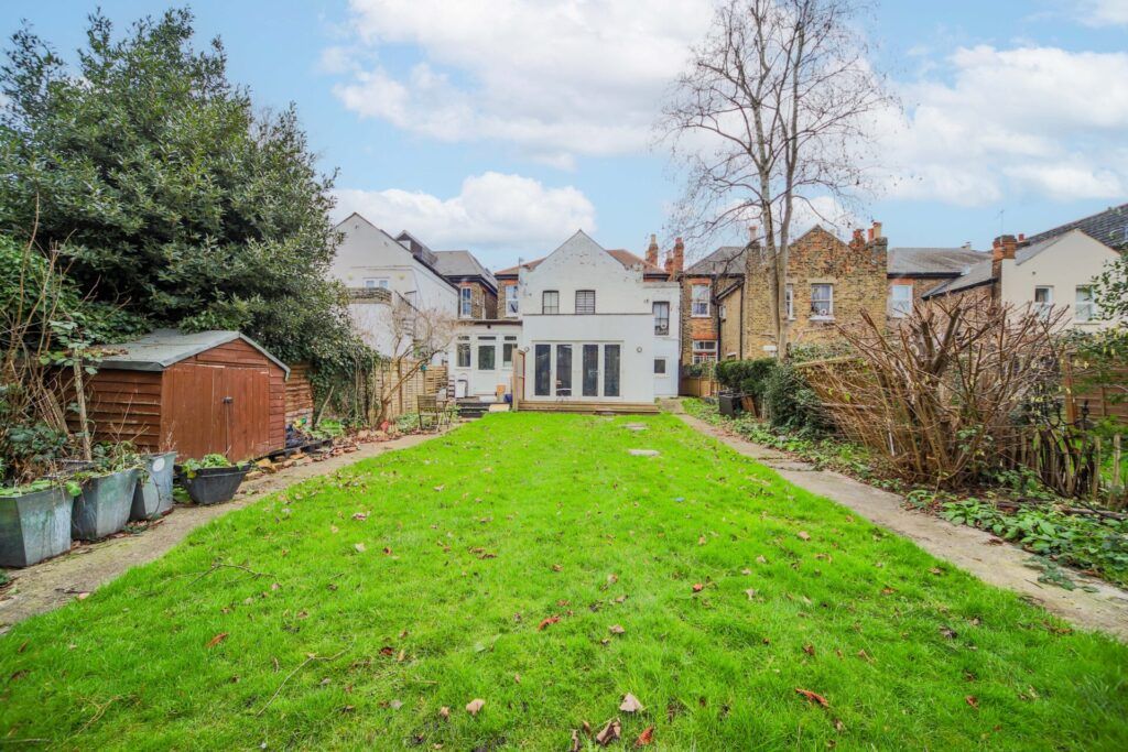 Property photo 2 of 11