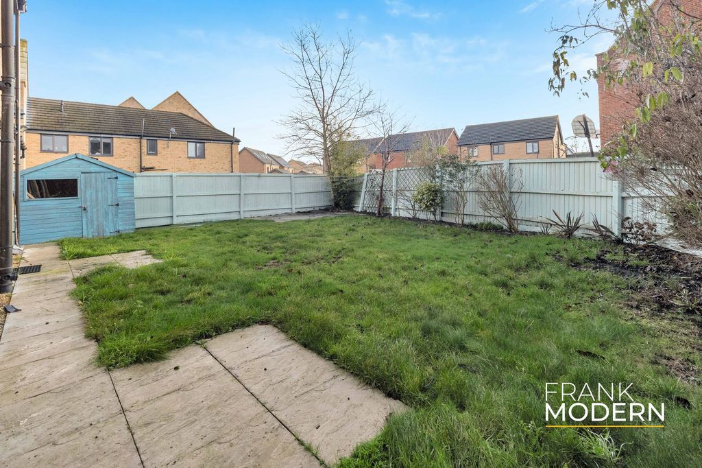 Property photo 3 of 39 Garden