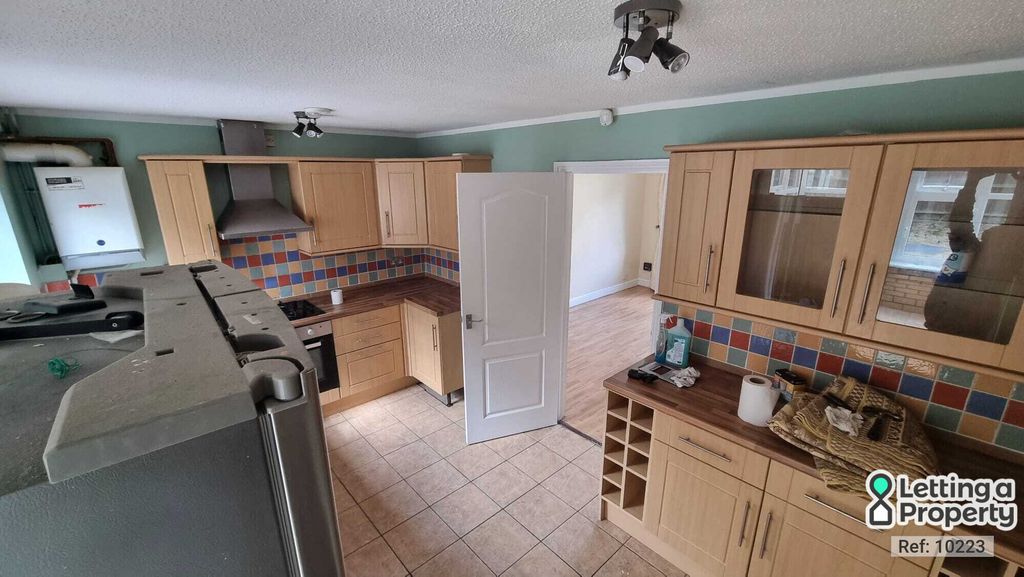 Property photo 2 of 14