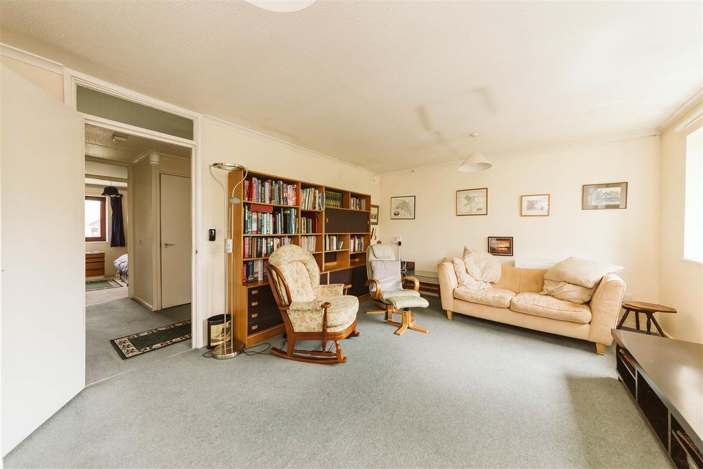 Property photo 3 of 16 32 Fallodon Court (12).Jpg