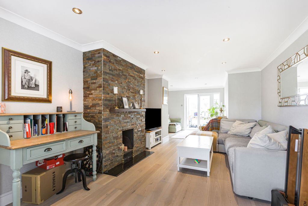 Property photo 2 of 12 482883